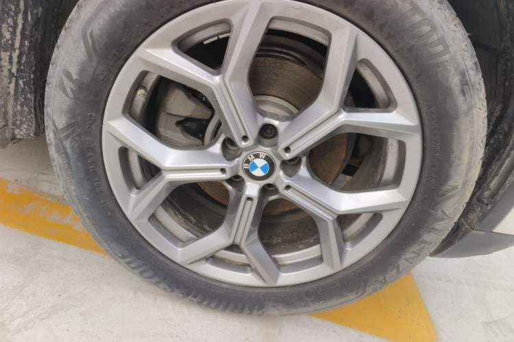 Used BMW X3 2020 xDrive28i Luxury Package Right Front Wheel Hub