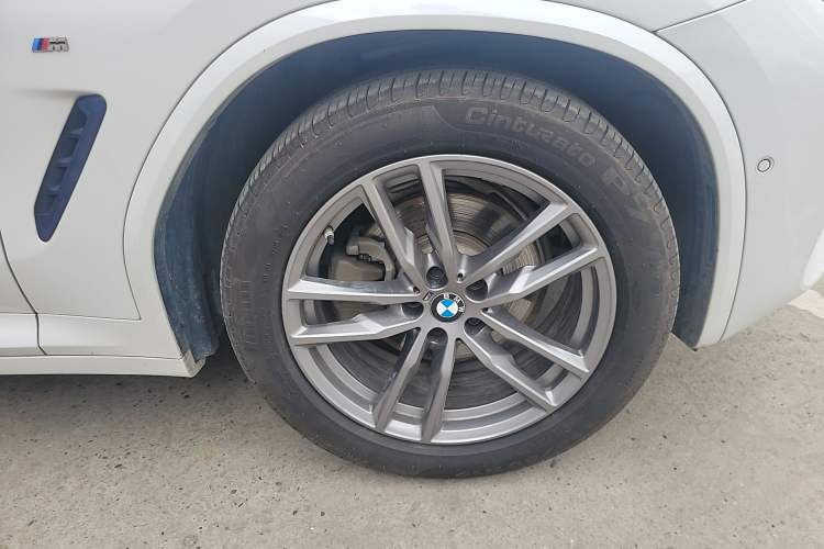 Used BMW X3 2020 xDrive25i M Sport Package Right Front Wheel Hub