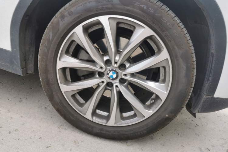 Used BMW X3 2020 xDrive25i Luxury Package Right Front Wheel Hub