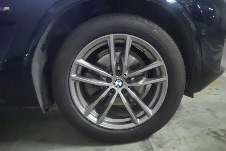Used BMW X3 2020 xDrive25i M Sport Package Right Front Wheel Hub