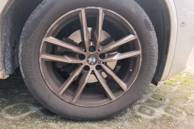 Used BMW X3 2020 xDrive25i M Sport Package Right Front Wheel Hub