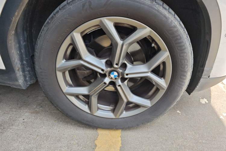 Used BMW X3 2020 xDrive28i Luxury Package Right Front Wheel Hub