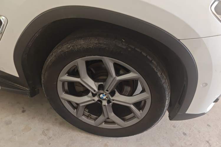 Used BMW X3 2020 xDrive28i Luxury Package Right Front Wheel Hub
