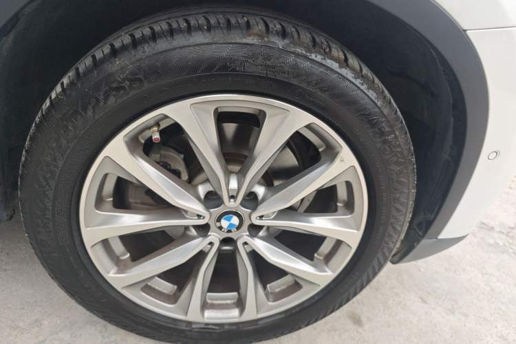 Used BMW X3 2020 xDrive25i Luxury Package Right Front Wheel Hub