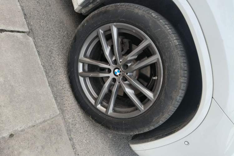 Used BMW X3 2020 xDrive28i M Sport Package Right Front Wheel Hub