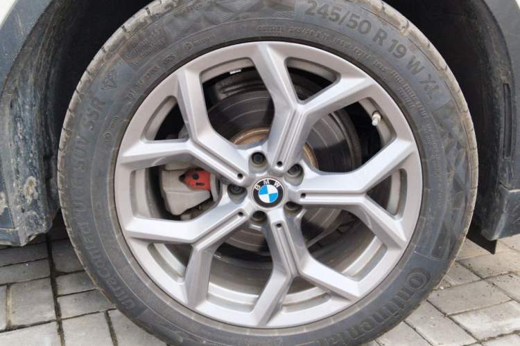 Used BMW X3 2020 xDrive28i Luxury Package Right Front Wheel Hub