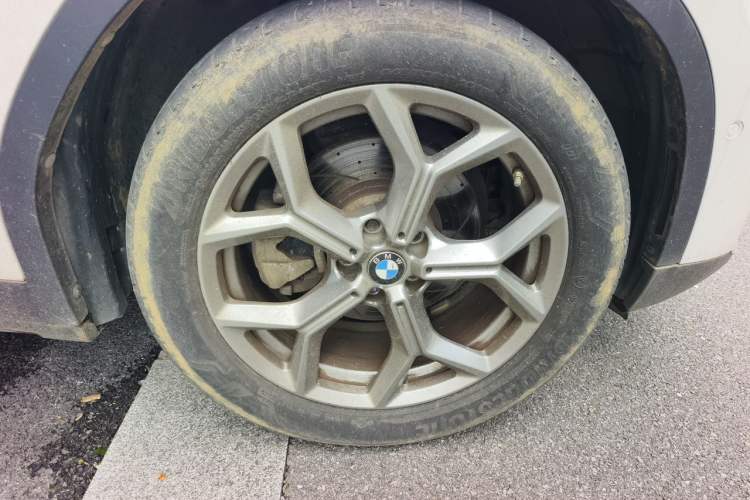 Used BMW X3 2020 xDrive28i Luxury Package Right Front Wheel Hub