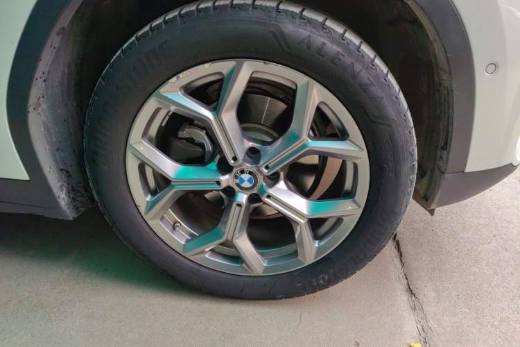Used BMW X3 2020 xDrive28i Luxury Package Right Front Wheel Hub