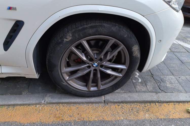 Used BMW X3 2020 xDrive28i M Sport Package Right Front Wheel Hub