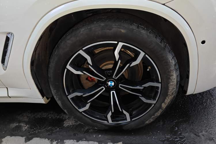 Used BMW X3 2020 xDrive25i Luxury Package Right Front Wheel Hub