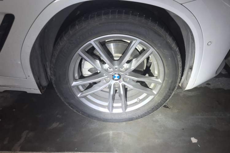 Used BMW X3 2020 xDrive28i M Sport Package Right Front Wheel Hub