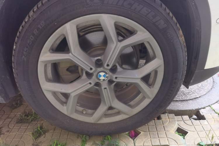 Used BMW X3 2020 xDrive28i Luxury Package Right Front Wheel Hub