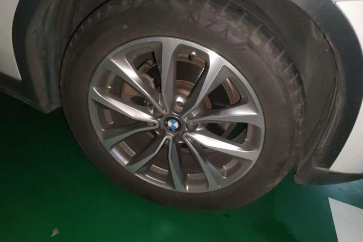 Used BMW X3 2020 xDrive25i Luxury Package Right Front Wheel Hub