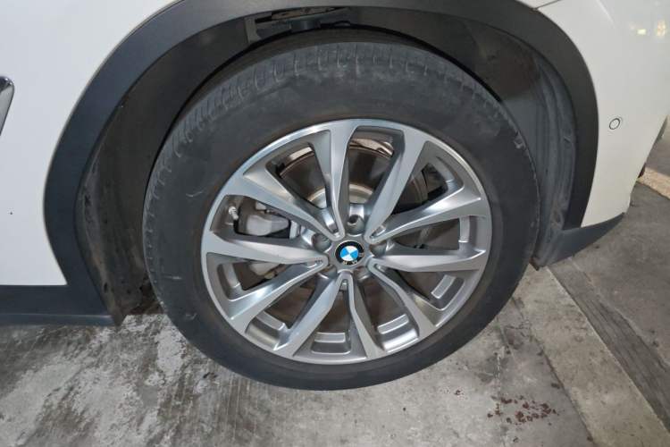Used BMW X3 2020 xDrive25i Luxury Package Right Front Wheel Hub