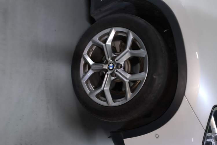 Used BMW X3 2020 xDrive28i Luxury Package Right Front Wheel Hub