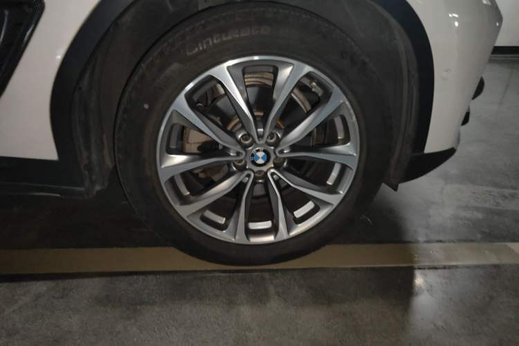 Used BMW X3 2020 xDrive25i Luxury Package Right Front Wheel Hub