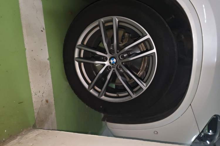 Used BMW X3 2020 xDrive28i M Sport Package Right Front Wheel Hub