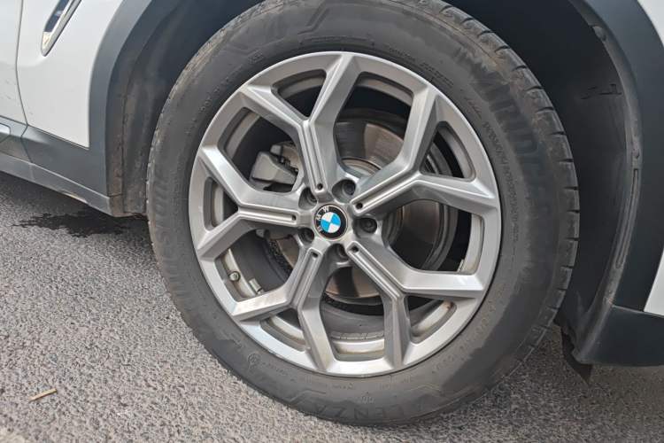Used BMW X3 2020 xDrive28i Luxury Package Right Front Wheel Hub