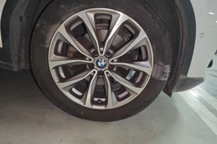 Used BMW X3 2020 xDrive25i Luxury Package Right Front Wheel Hub