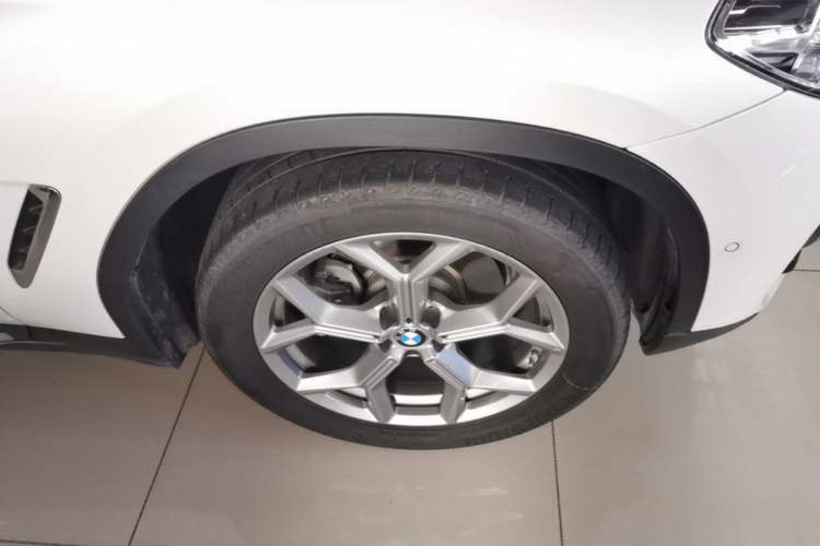 Used BMW X3 2020 xDrive28i Luxury Package Right Front Wheel Hub