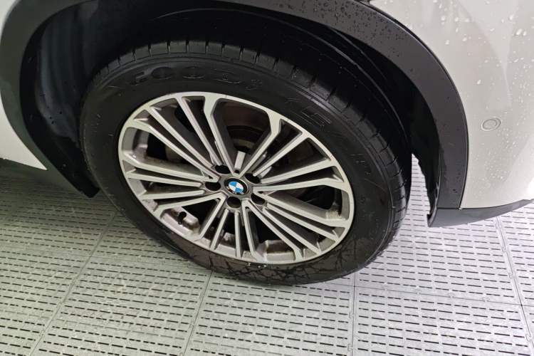 Used BMW X3 2020 xDrive28i Luxury Package Right Front Wheel Hub