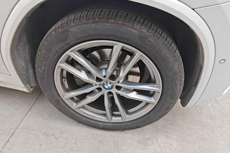 Used BMW X3 2020 xDrive25i M Sport Package Right Front Wheel Hub