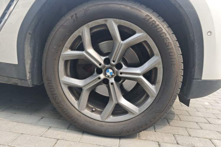 Used BMW X3 2020 xDrive28i Luxury Package Right Front Wheel Hub