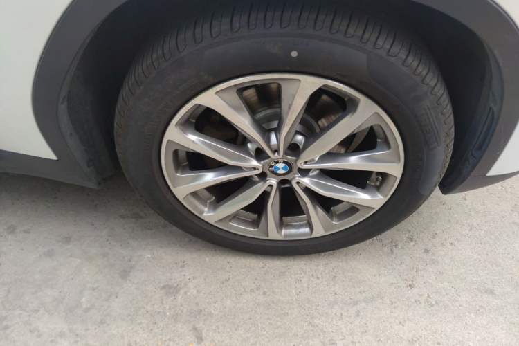 Used BMW X3 2020 xDrive25i Luxury Package Right Front Wheel Hub
