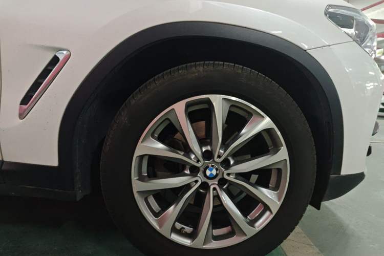 Used BMW X3 2020 xDrive25i Luxury Package Right Front Wheel Hub