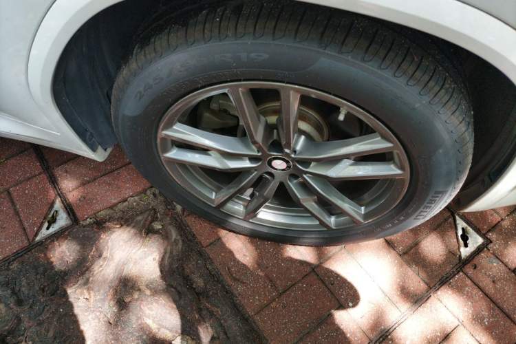 Used BMW X3 2020 xDrive25i M Sport Package Right Front Wheel Hub