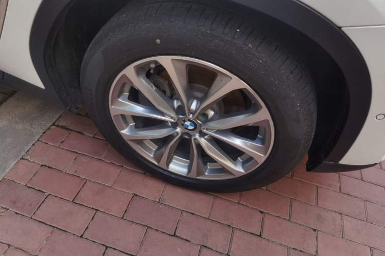 Used BMW X3 2020 xDrive25i Luxury Package Right Front Wheel Hub