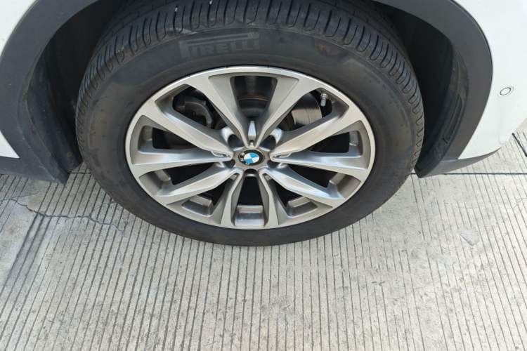 Used BMW X3 2020 xDrive25i Luxury Package Right Front Wheel Hub