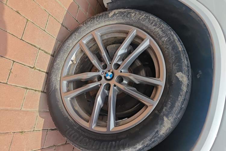 Used BMW X3 2020 xDrive25i M Sport Package Right Front Wheel Hub