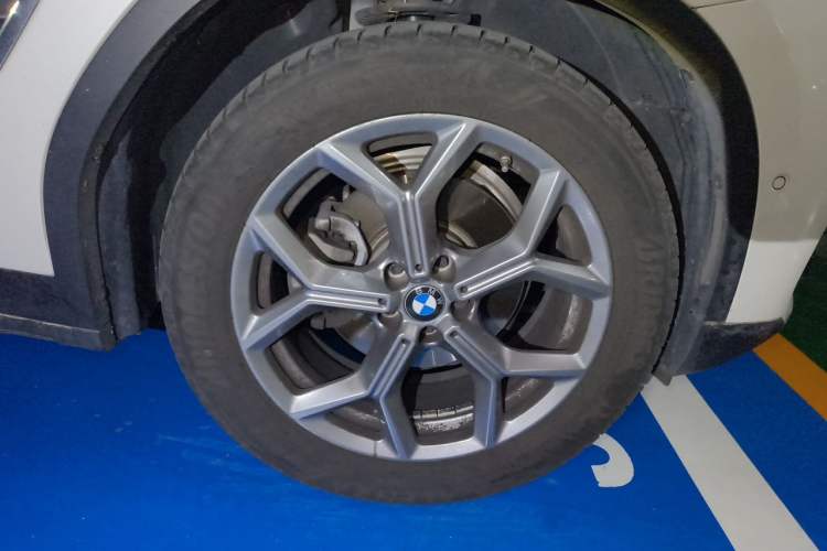 Used BMW X3 2020 xDrive28i Luxury Package Right Front Wheel Hub