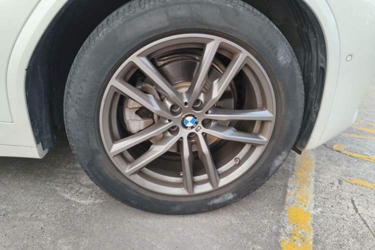 Used BMW X3 2020 xDrive25i M Sport Package Right Front Wheel Hub