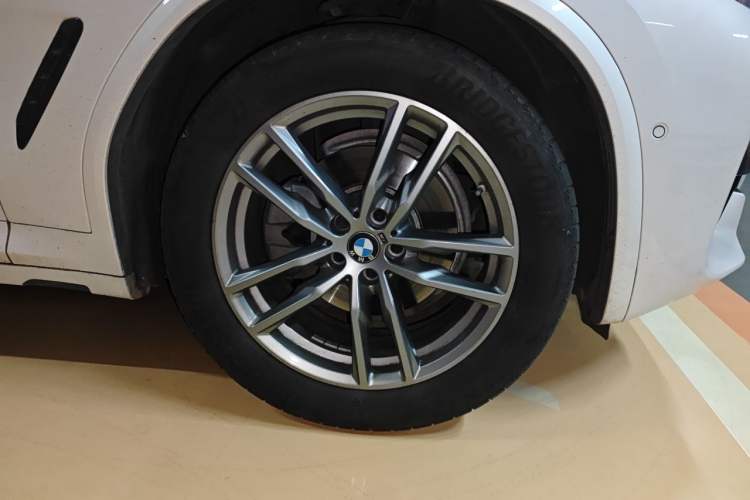 Used BMW X3 2020 xDrive28i M Sport Package Right Front Wheel Hub