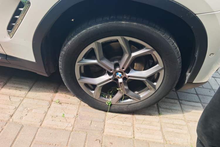 Used BMW X3 2020 xDrive28i Luxury Package Right Front Wheel Hub