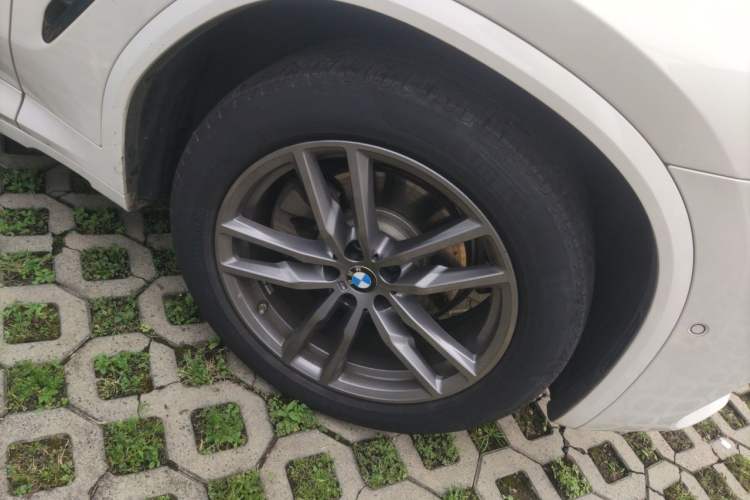 Used BMW X3 2020 xDrive28i M Sport Package Right Front Wheel Hub