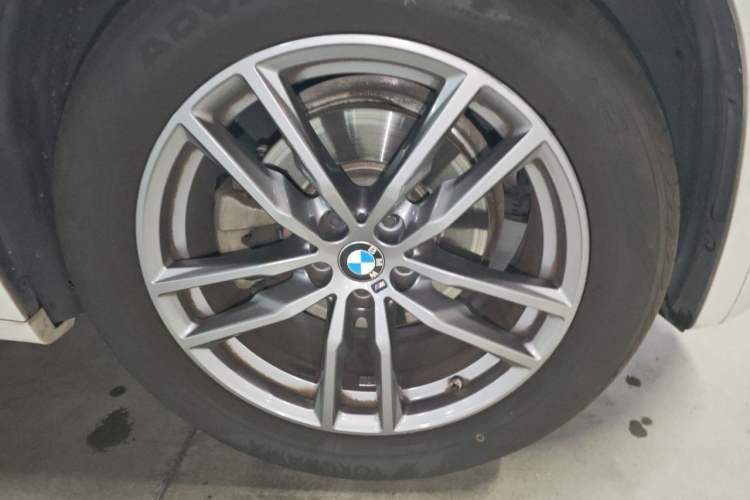 Used BMW X3 2020 xDrive25i M Sport Package Right Front Wheel Hub
