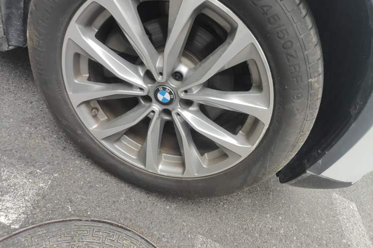 Used BMW X3 2020 xDrive25i Luxury Package Right Front Wheel Hub