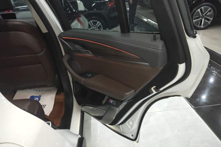 Used BMW X3 2020 xDrive28i Luxury Package Right Rear Door Interior
