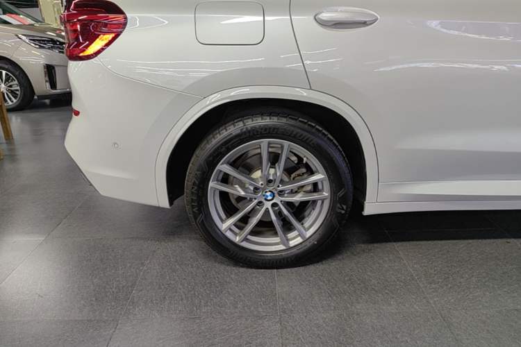 Used BMW X3 2020 xDrive25i M Sport Package Right Rear Wheel Hub