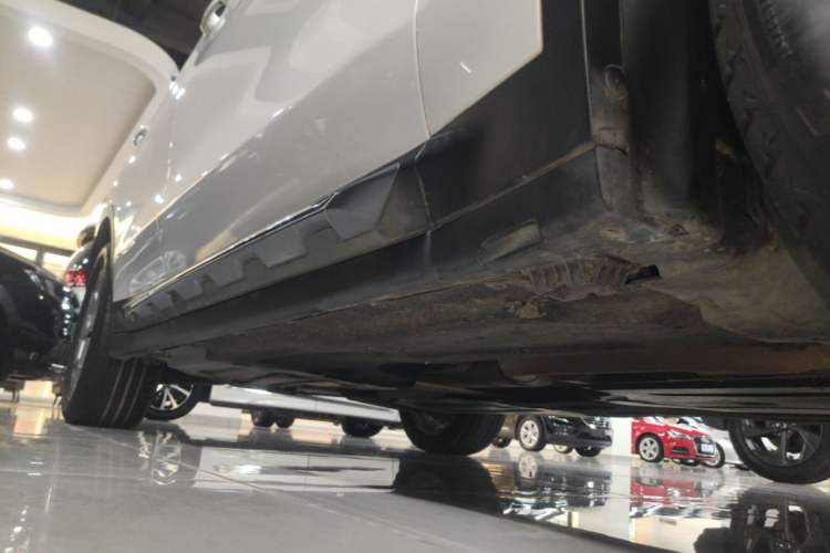 Used BMW X3 2020 xDrive28i Luxury Package Right Side Sill