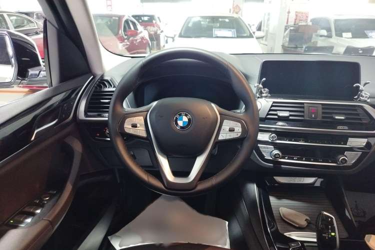 Used BMW X3 2020 xDrive25i Luxury Package Steering Wheel