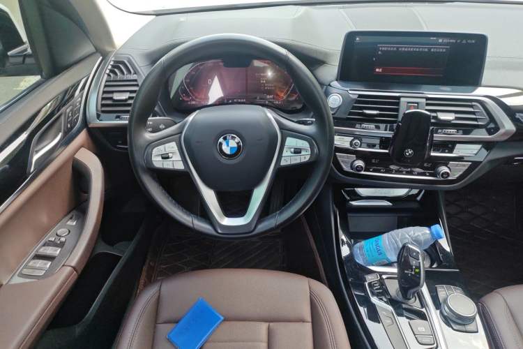 Used BMW X3 2020 xDrive25i Luxury Package Steering Wheel
