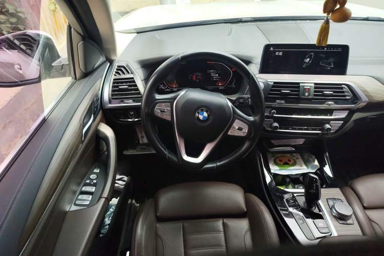 Used BMW X3 2020 xDrive28i Luxury Package Steering Wheel