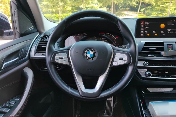 Used BMW X3 2020 xDrive28i Luxury Package Steering Wheel