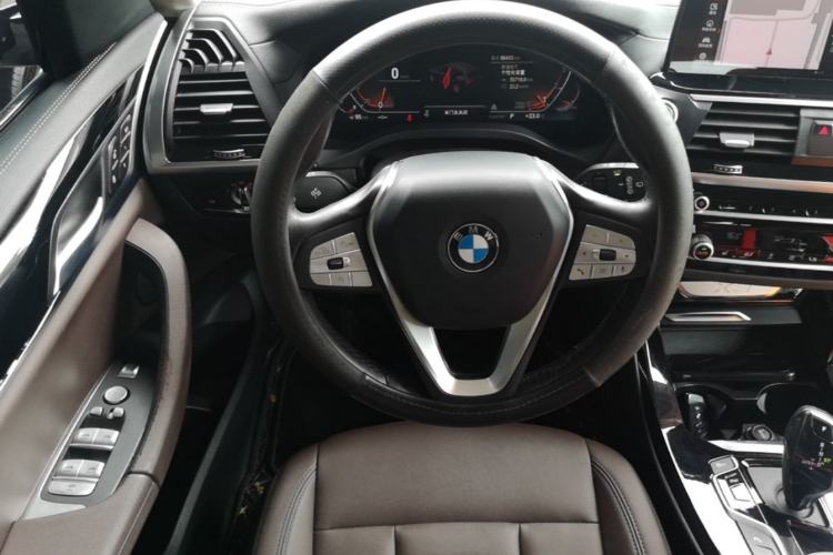 Used BMW X3 2020 xDrive25i Luxury Package Steering Wheel