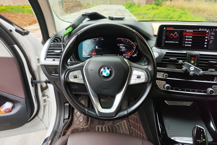 Used BMW X3 2020 xDrive25i Luxury Package Steering Wheel