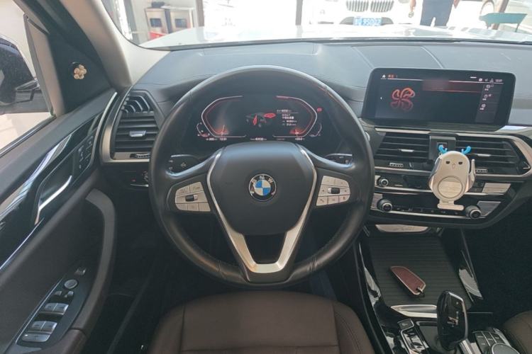 Used BMW X3 2020 xDrive25i Luxury Package Steering Wheel